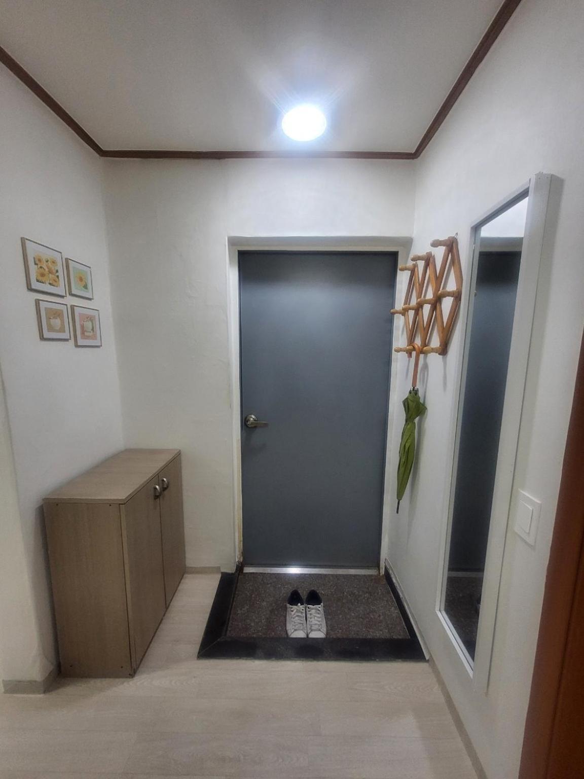 Newly Renovated Cozy Studio#9 Apartment *